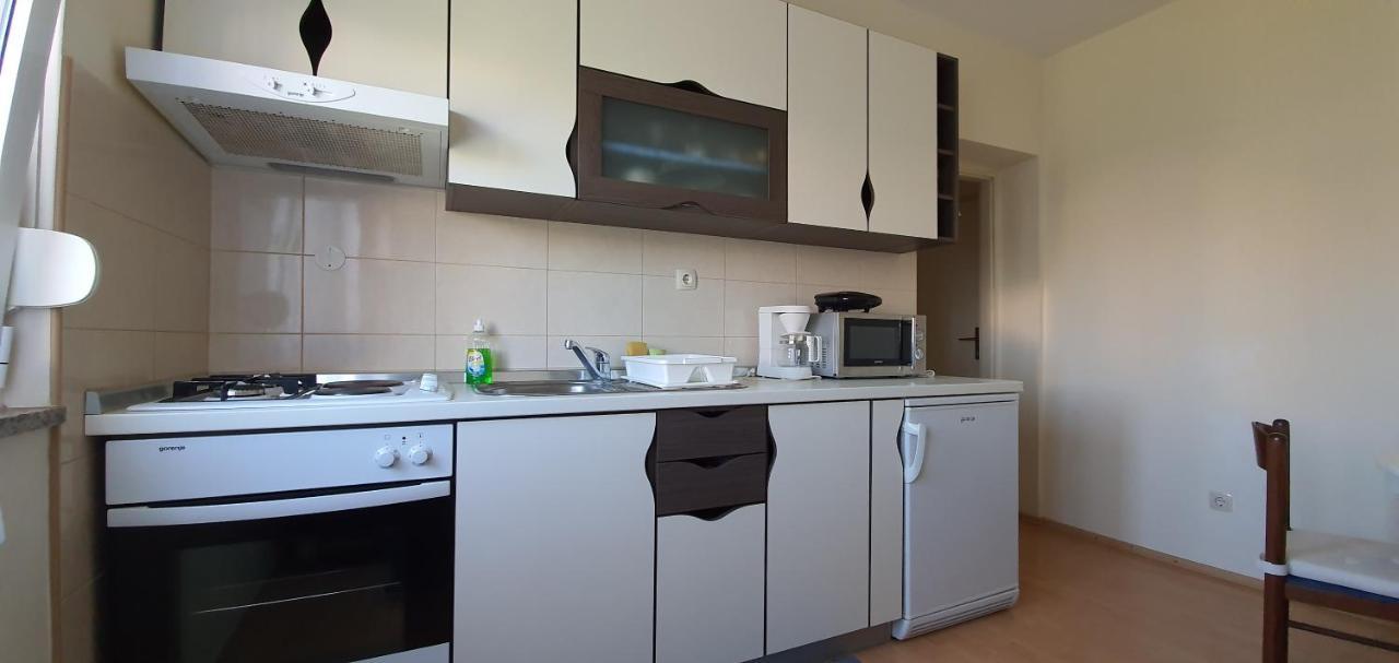 Apartmani Mira Vodice Eksteriør bilde