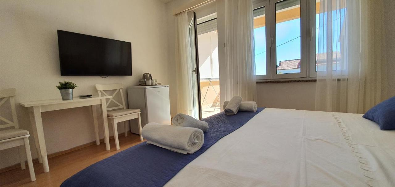 Apartmani Mira Vodice Eksteriør bilde