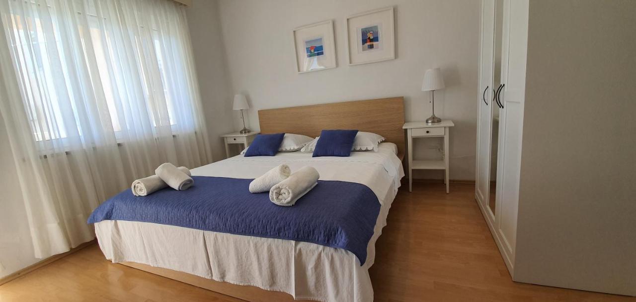 Apartmani Mira Vodice Eksteriør bilde