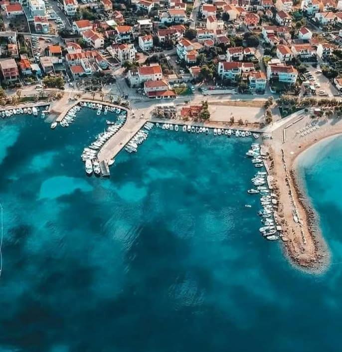 Apartmani Mira Vodice Eksteriør bilde