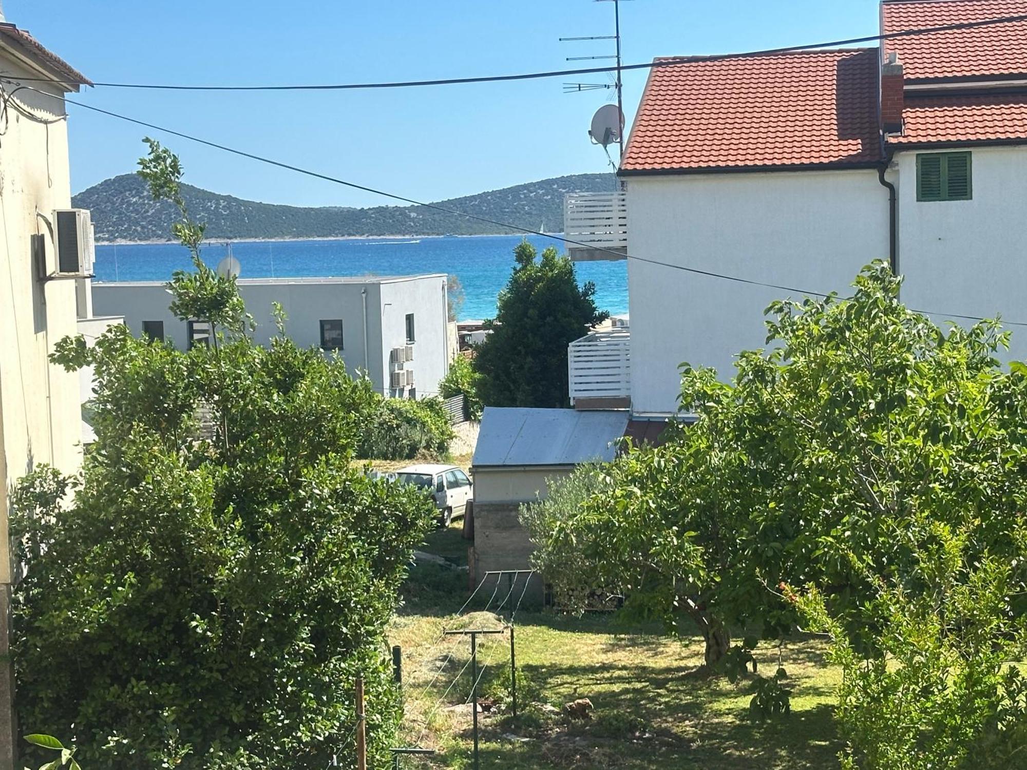 Apartmani Mira Vodice Eksteriør bilde