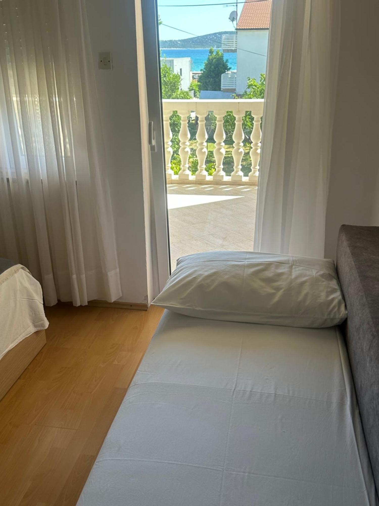 Apartmani Mira Vodice Eksteriør bilde