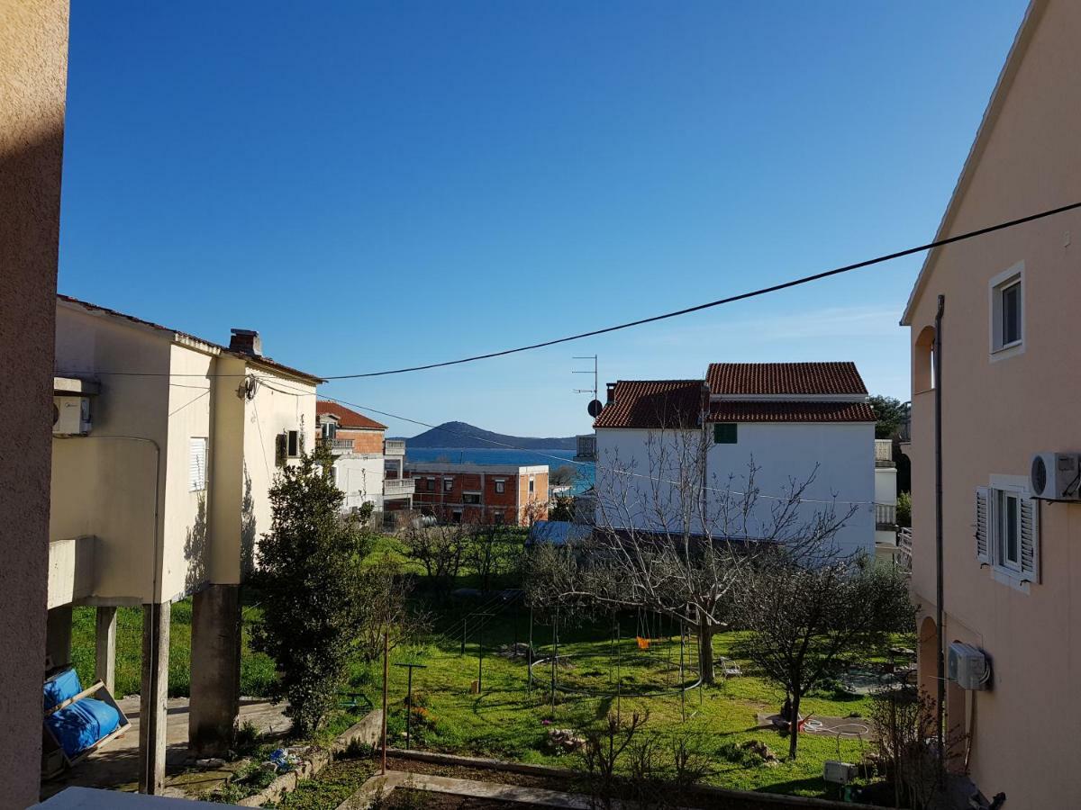 Apartmani Mira Vodice Eksteriør bilde