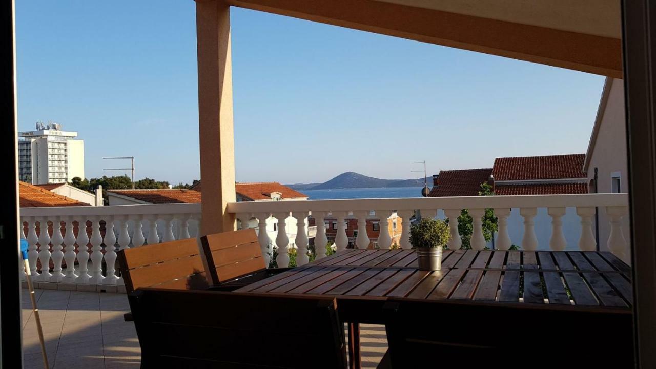 Apartmani Mira Vodice Eksteriør bilde
