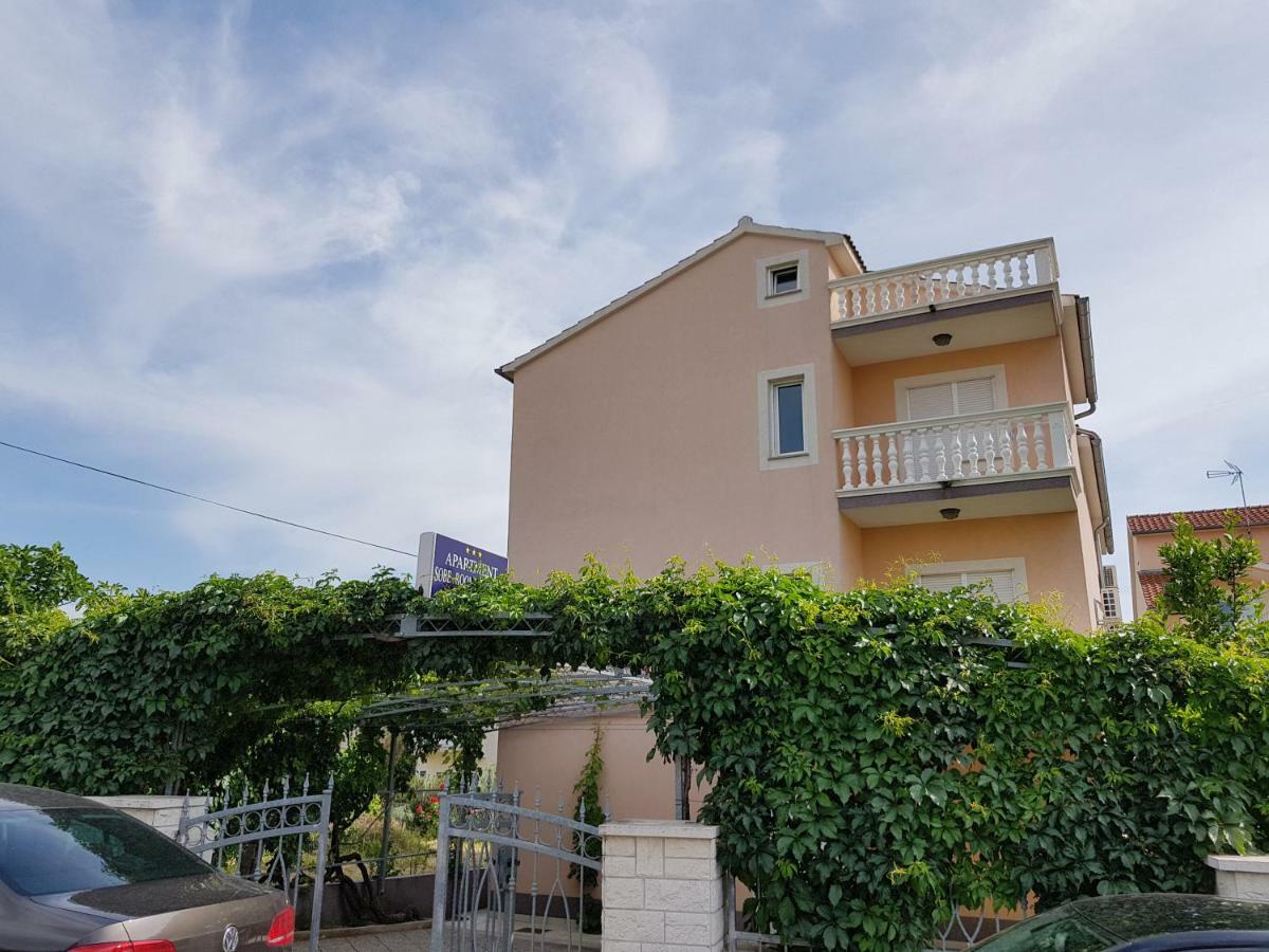 Apartmani Mira Vodice Eksteriør bilde
